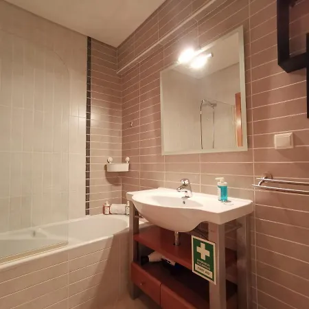 #100 Palmeira Flat With Shared Pool By Holidays Albufeira